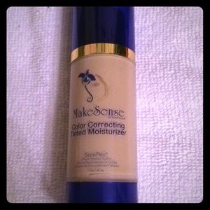 Make Sense Color Correcting Moisturizer Light New!